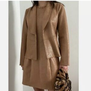 SAGE THE LABEL Snake Blazer